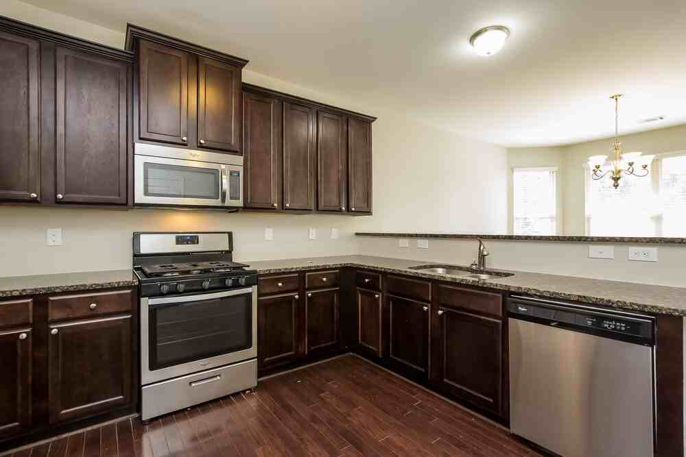 5051 Saphire Ct - Photo 6 of 15