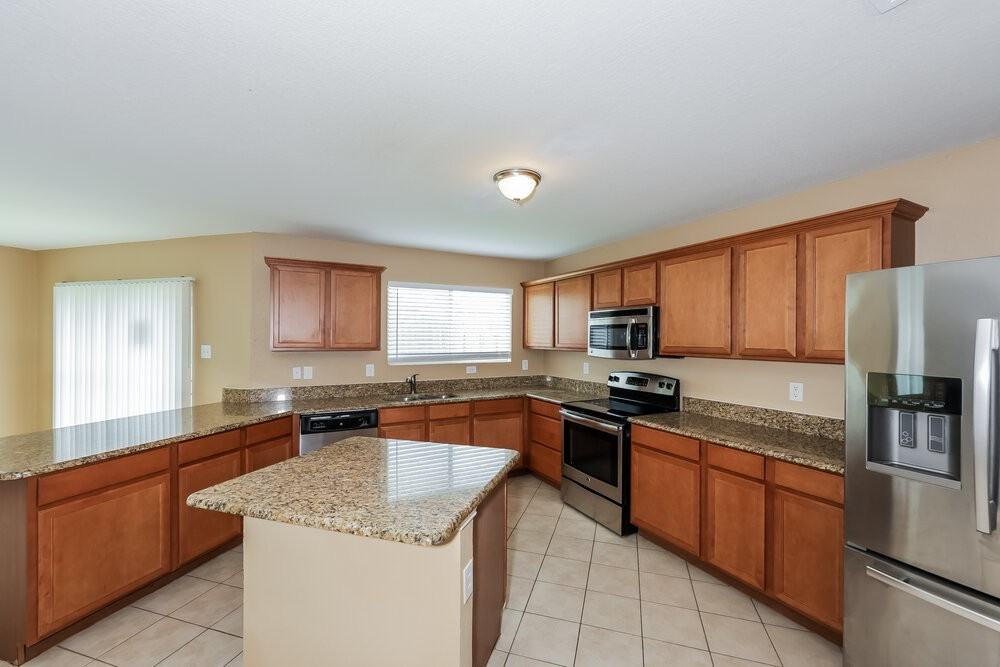 10021 Blue Bell Dr - Photo 5 of 17