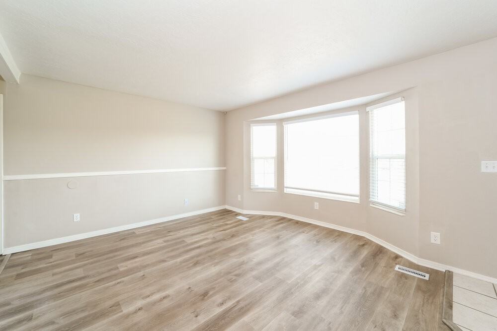 3988 S Burningham Dr - Photo 7 of 19