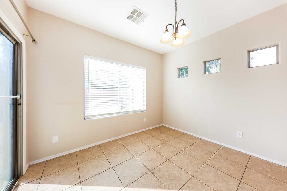 15629 W Mackenzie Dr - Photo 5 of 16