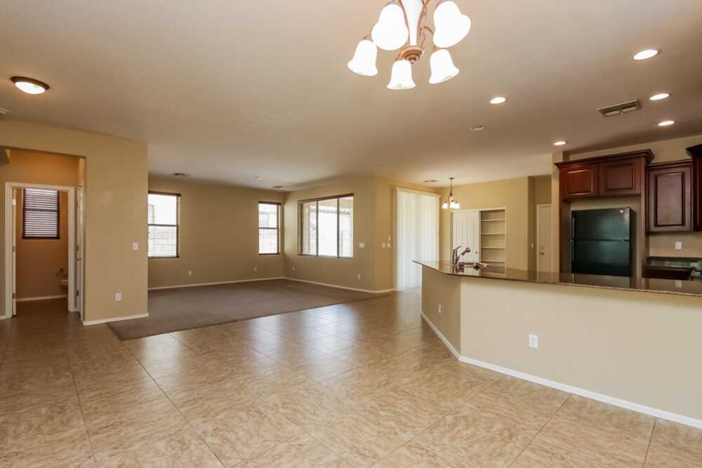 3297 E Ivanhoe St - Photo 2 of 12