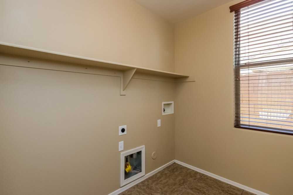 3297 E Ivanhoe St - Photo 6 of 12