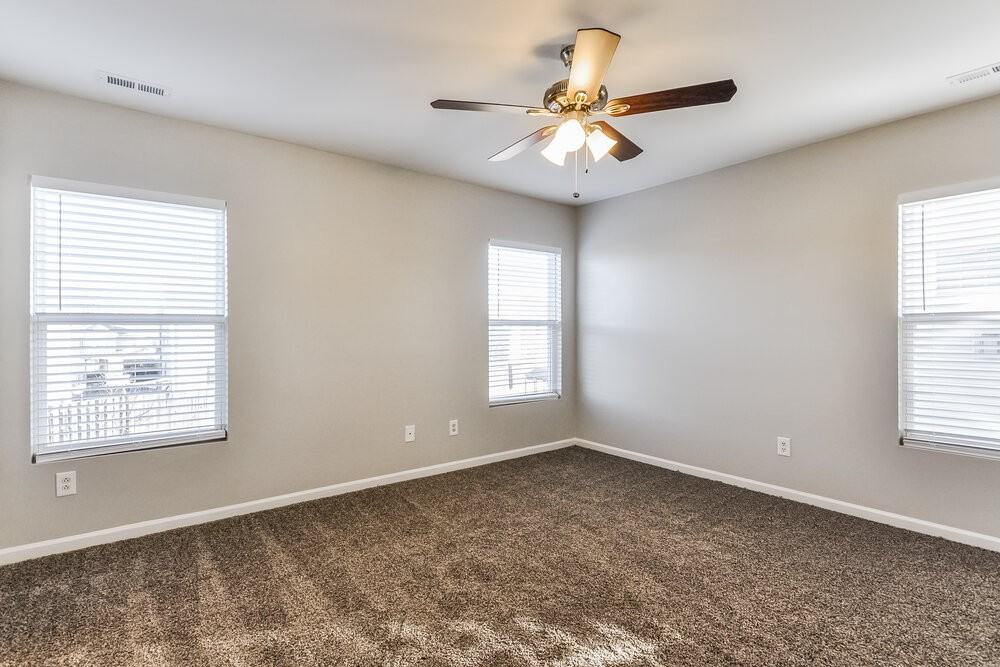 6037 Ladish Ln - Photo 7 of 15