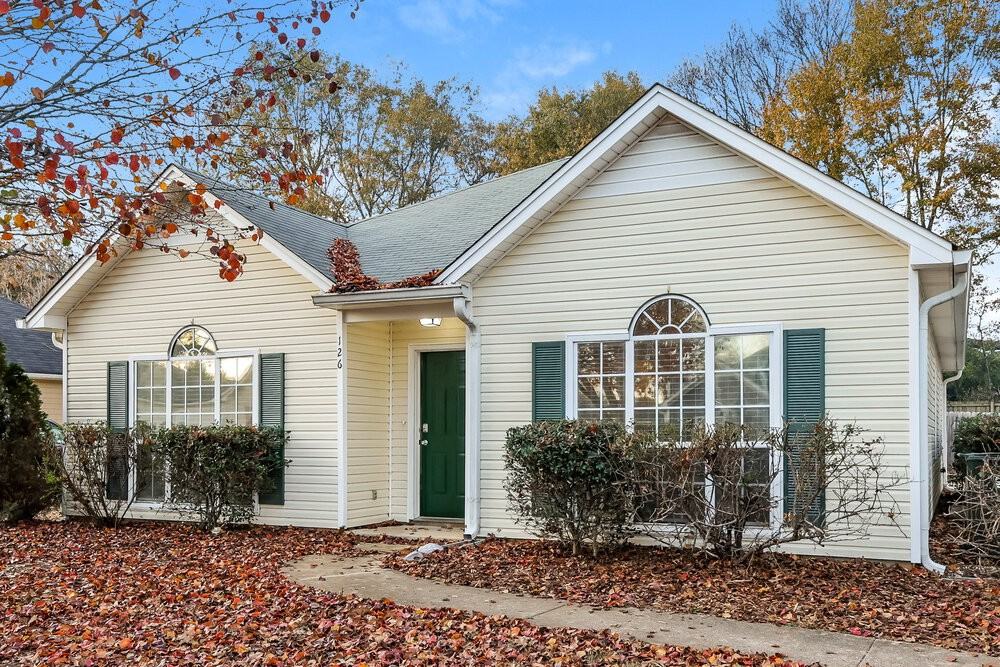 126 Stonehaven Dr - Photo 3 of 19