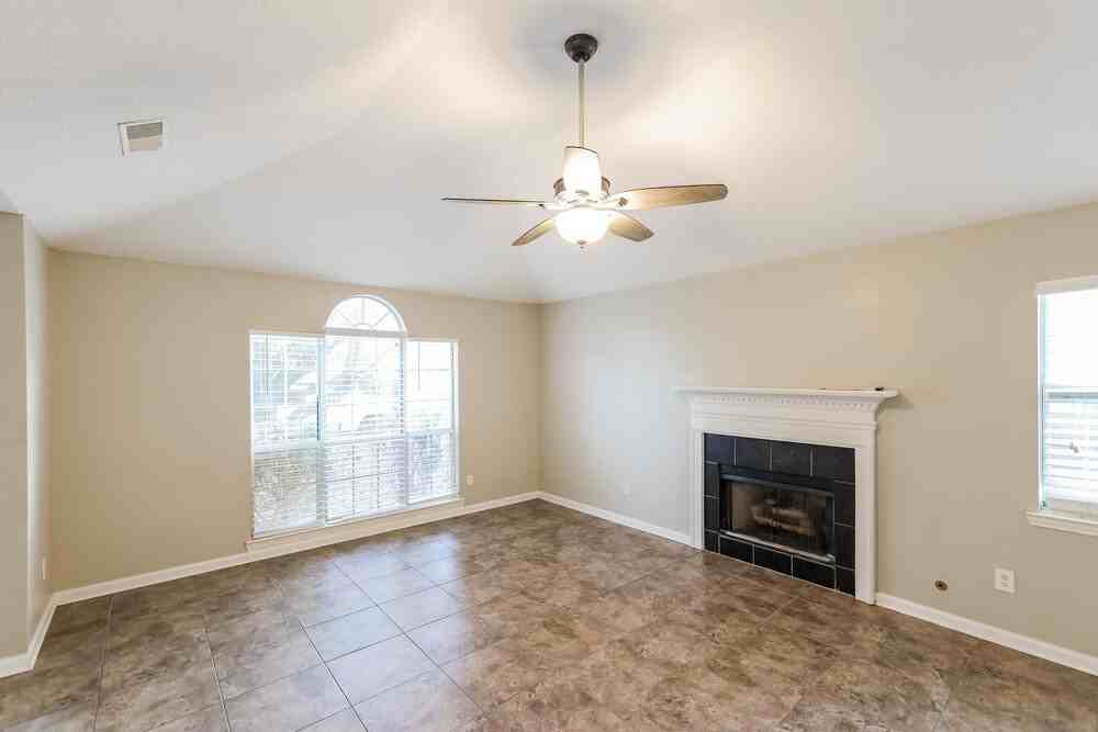 126 Stonehaven Dr - Photo 5 of 19