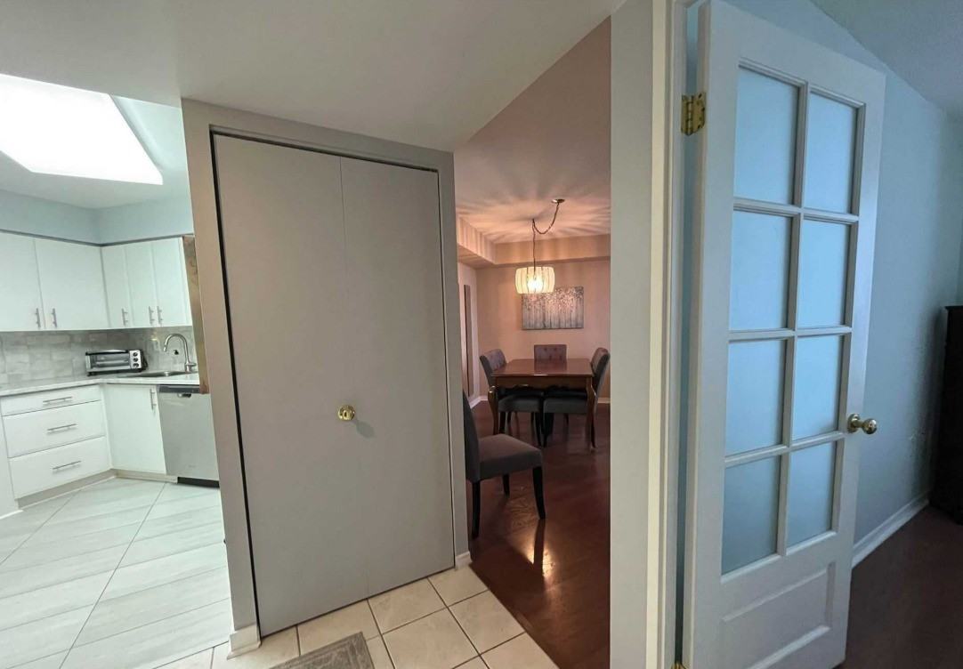 Thorncliffe Park Dr - Photo 6 of 8