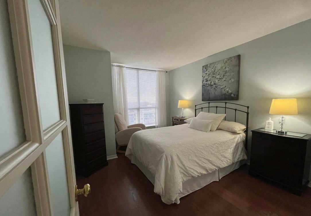 Thorncliffe Park Dr - Photo 7 of 8