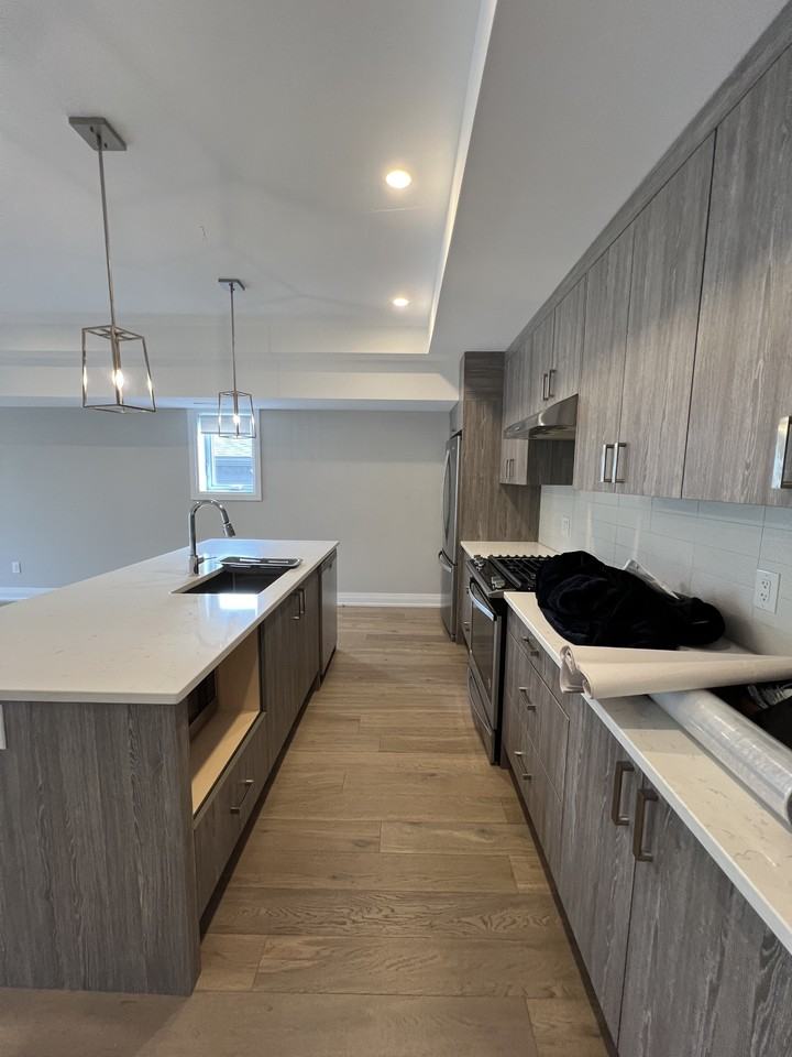 425 Ravenhill Avenue - 1 - Photo 2 of 10