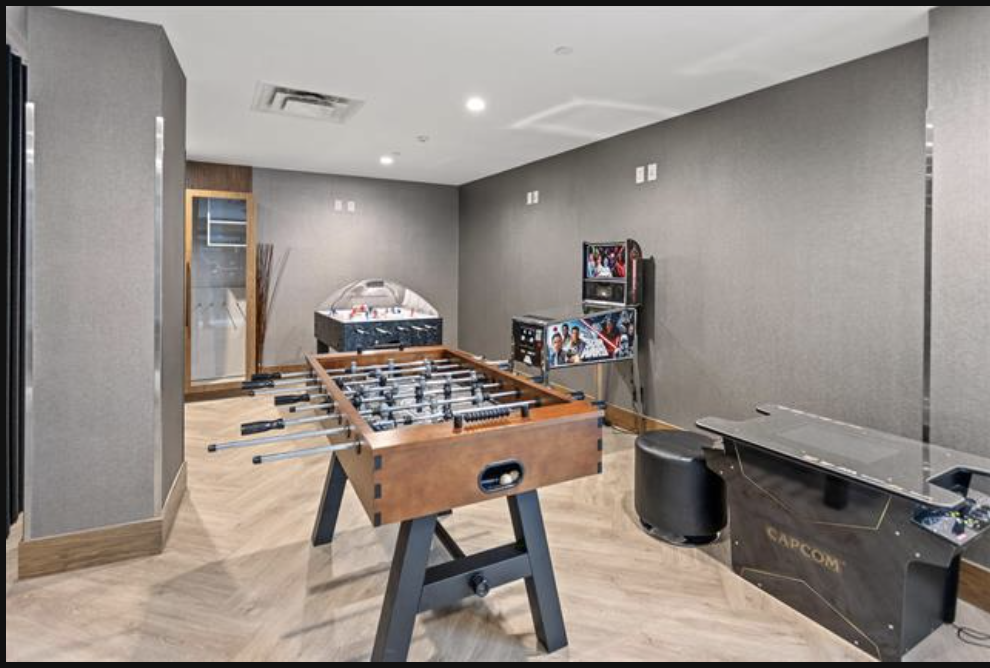 The Grande - Photo 3 of 15