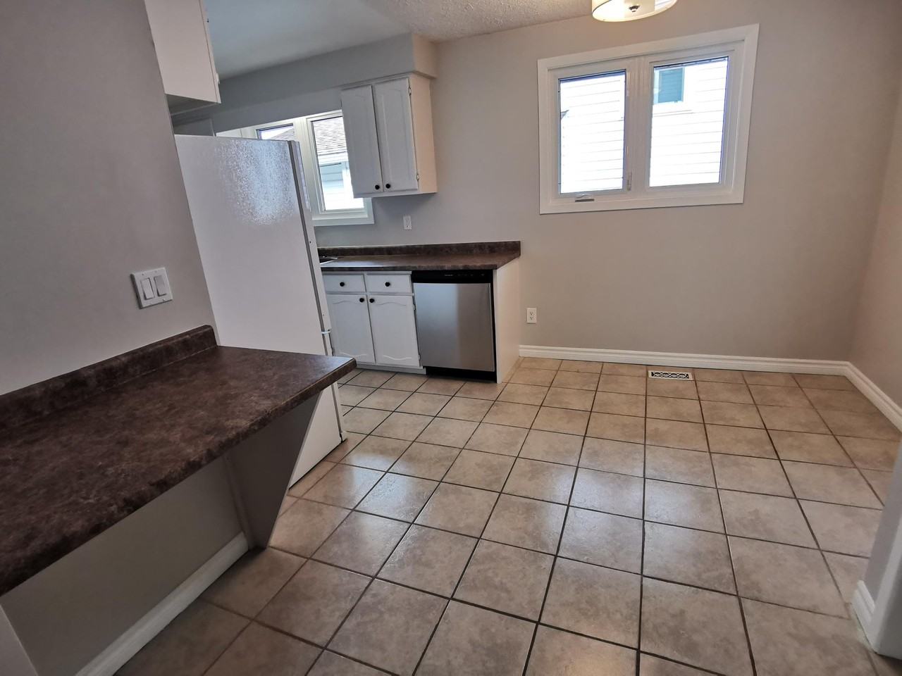 775 Milford Dr - Photo 5 of 50