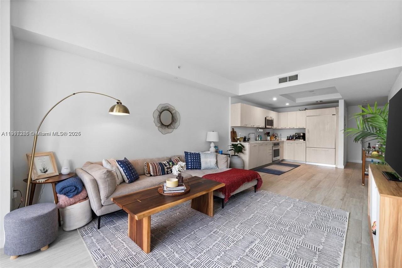 SW 9th St & S Miami Ave - Photo 3 of 12