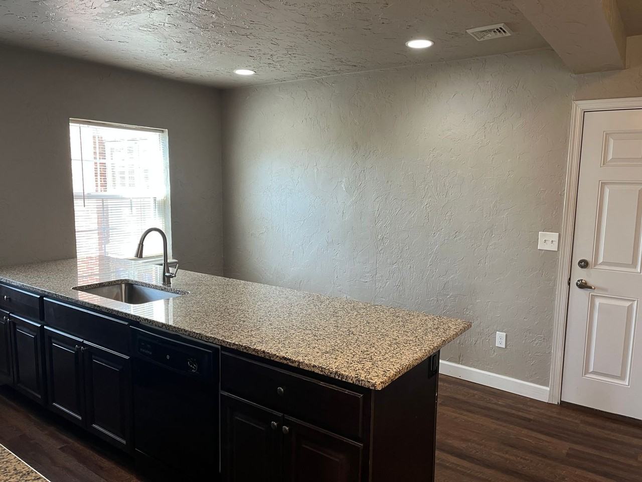 450 Madison Ave - Photo 6 of 50