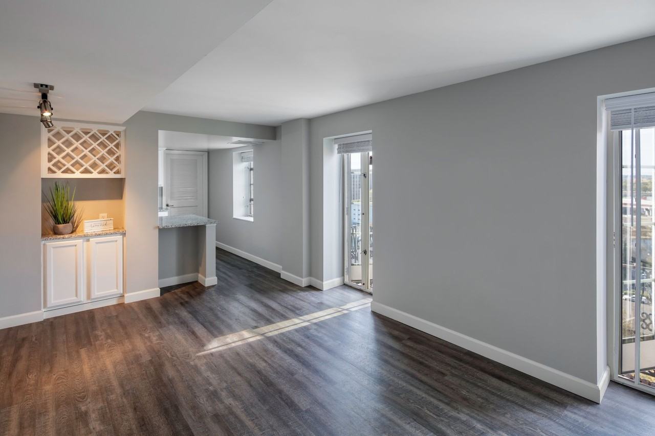 The Landing - Photo 5 of 15