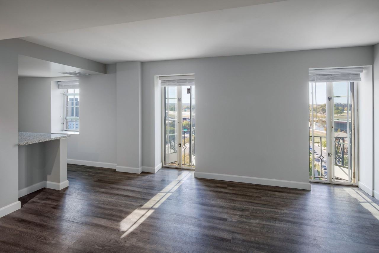 The Landing - Photo 6 of 15