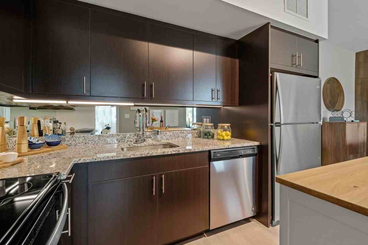 Pine Grove Apartments - Photo 7 of 37