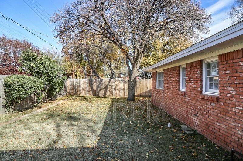 4622 28th St - Photo 2 of 24