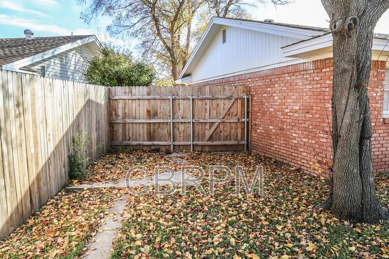 4622 28th St - Photo 3 of 24