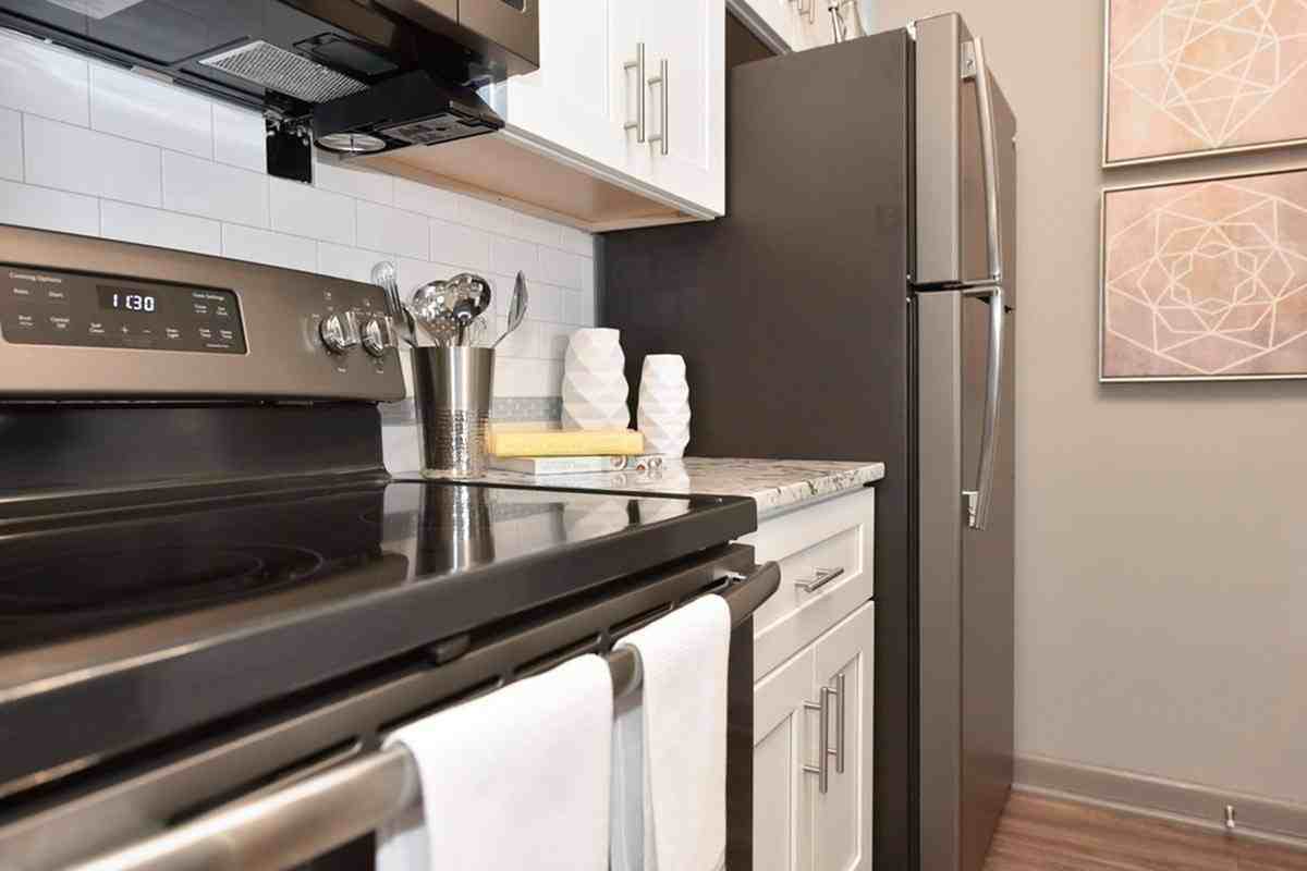 Element - Photo 2 of 50