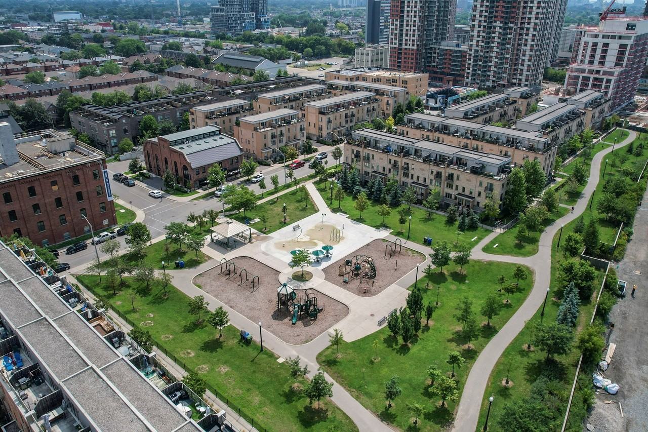 12 Foundry Ave - Photo 4 of 46