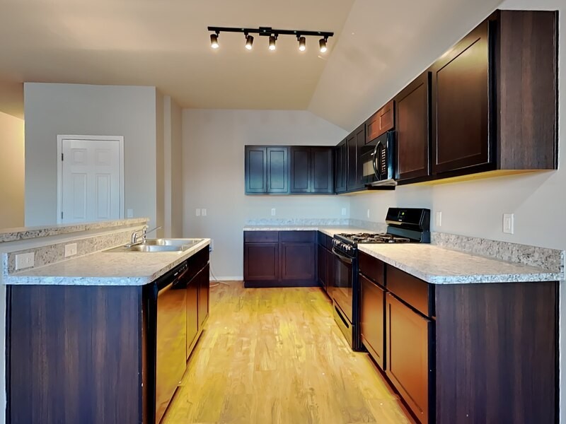 11545 Nw 100th St - Photo 5 of 19