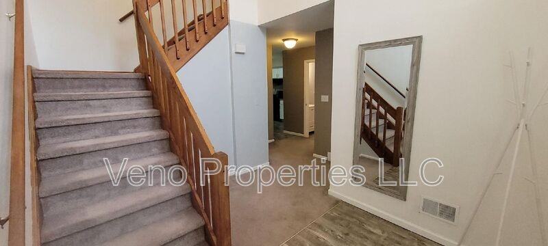 409 Antler Ct - Photo 5 of 20