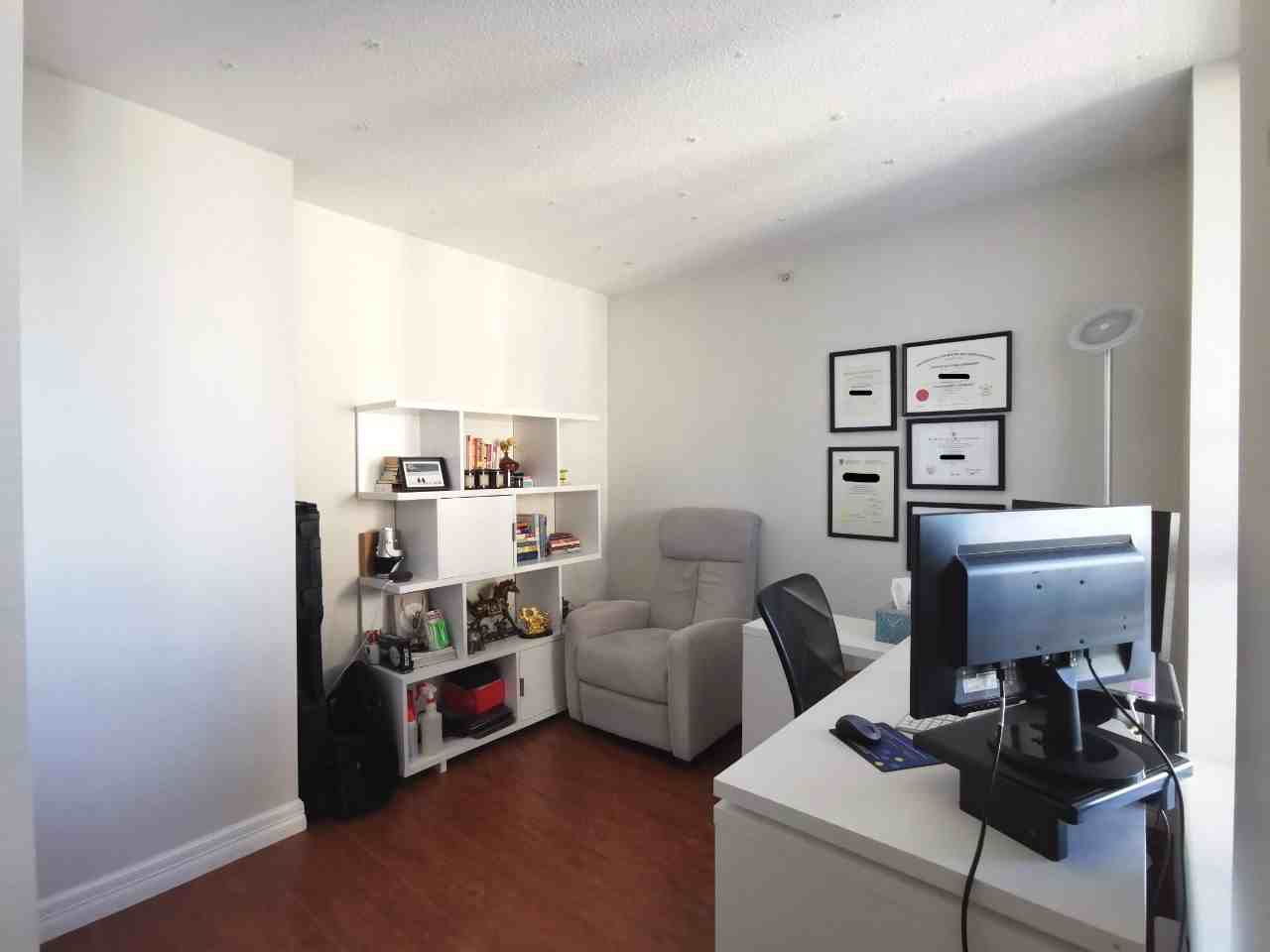 814 Royal Avenue - Photo 6 of 11