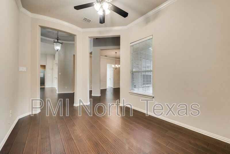 5544 Hidden Creek Ln - Photo 7 of 18