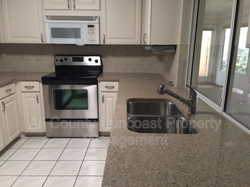 1860 Oak Forest Dr S - Photo 5 of 16