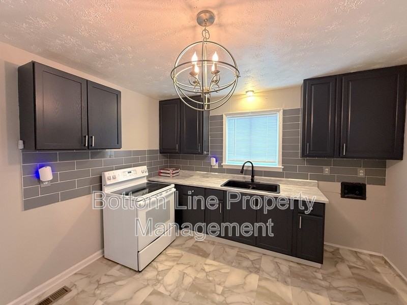 205 Edgegreen Dr - Photo 6 of 14