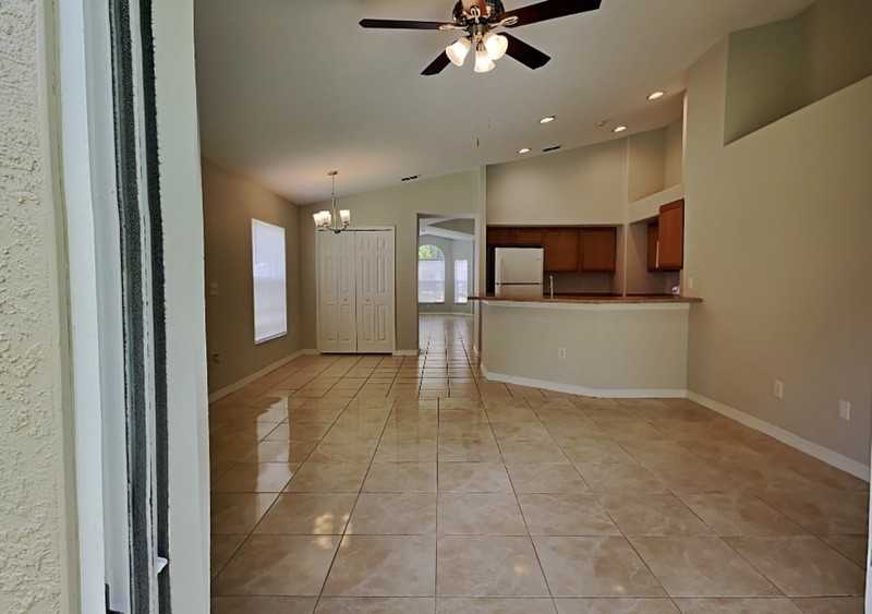 10193 Oak Crest Rd - Photo 7 of 23