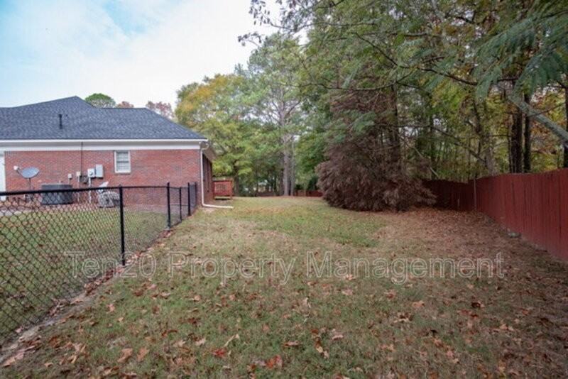 4903 Champions Way - Photo 3 of 30