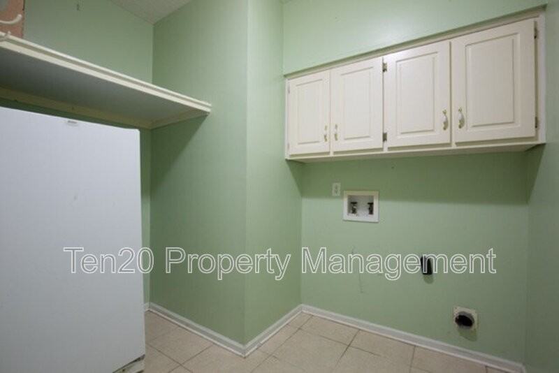 4903 Champions Way - Photo 5 of 30