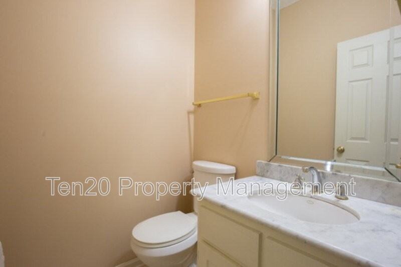 4903 Champions Way - Photo 6 of 30