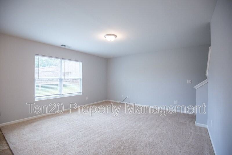 316 Irish Ln - Photo 4 of 19