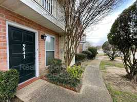 featured image of 9841 Siegen Ln