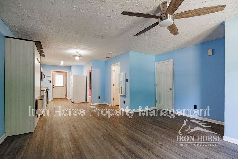 195 Westchester Cir - Photo 3 of 20