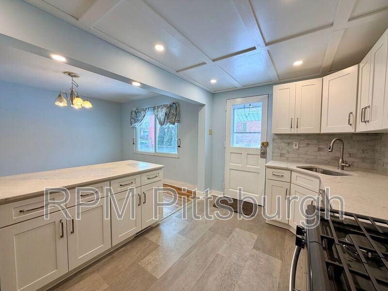 1612 Oak Grove Ave - Photo 2 of 13