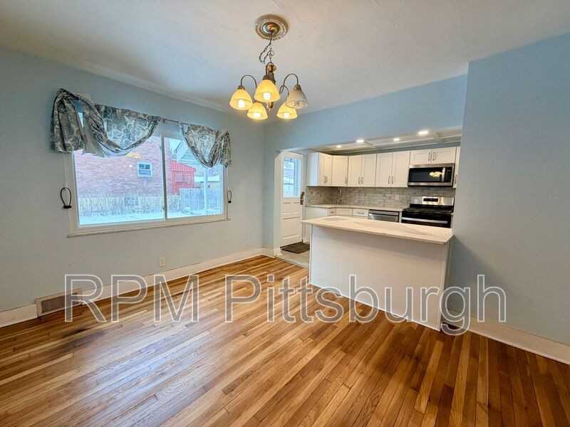 1612 Oak Grove Ave - Photo 4 of 13