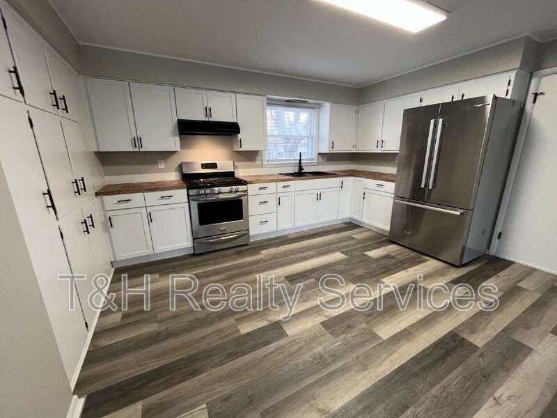 725 Isabelle Dr - Photo 5 of 24