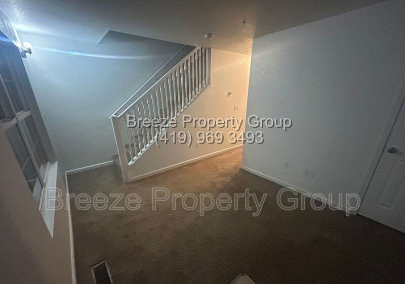 520 Nova St - Photo 2 of 10