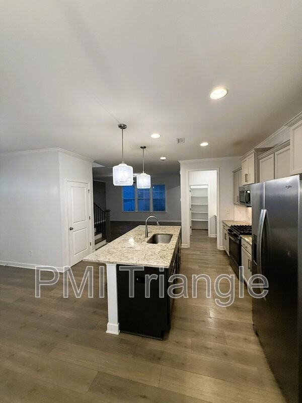 156 Etteinne Garden Ln - Photo 4 of 23