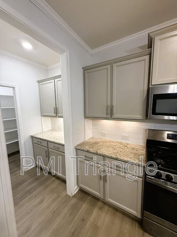 156 Etteinne Garden Ln - Photo 6 of 23