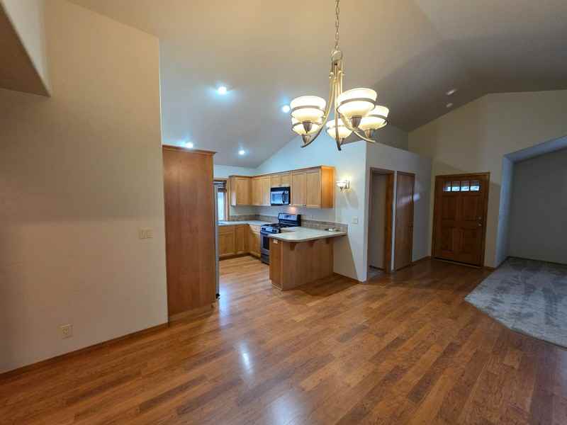 20348 Chase Rd - Photo 6 of 21