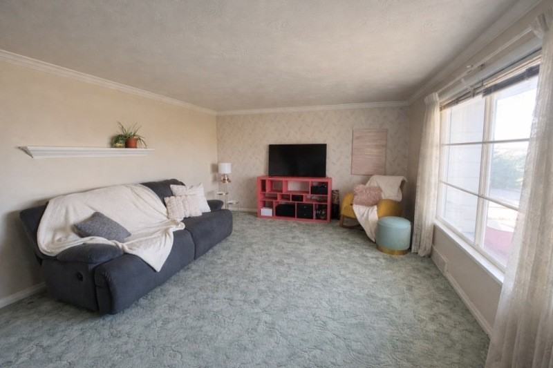 10380 Nw - Photo 2 of 12