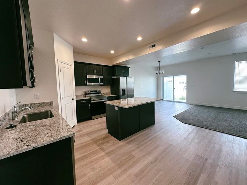 250 Ws #113 - Photo 3 of 14