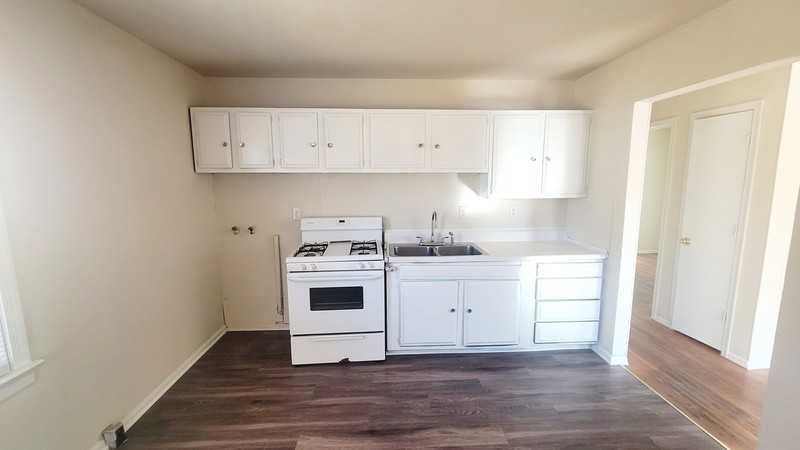 1210 Carlisle Ave - Photo 4 of 11