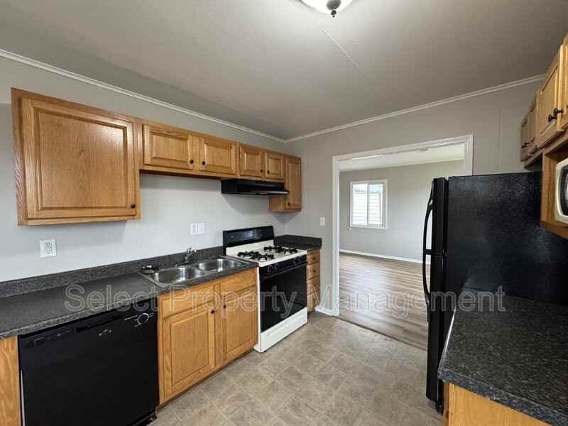 1909 Jessie Ave - Photo 3 of 19