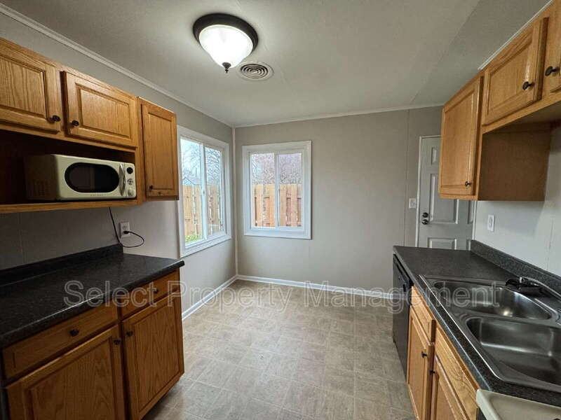 1909 Jessie Ave - Photo 4 of 19