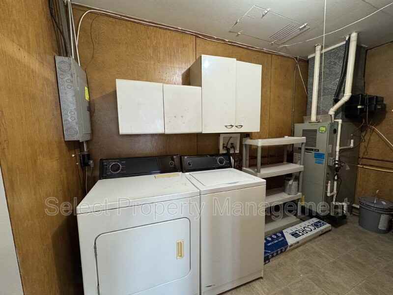 1909 Jessie Ave - Photo 5 of 19