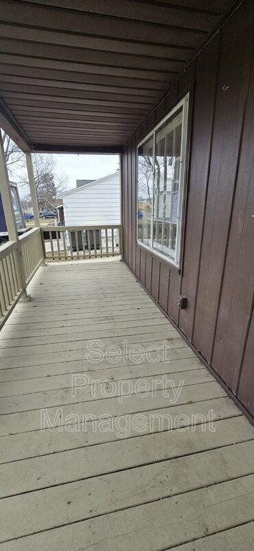 2425 White Oak Ave - Photo 2 of 28